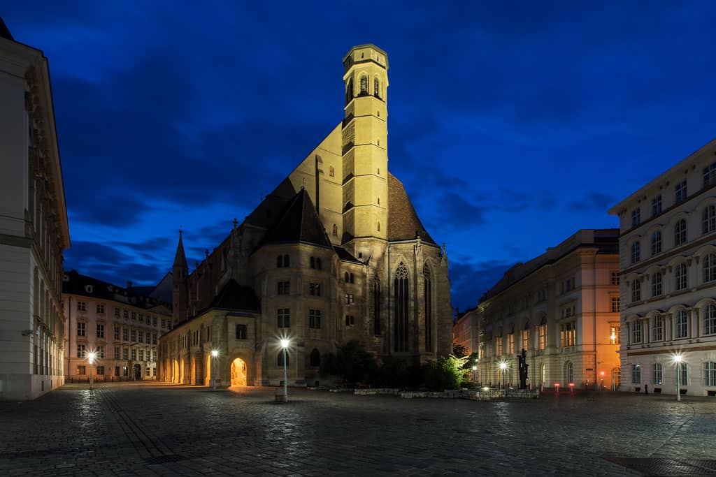 Minoritenkirche-Wien-Kirchen-Top-10