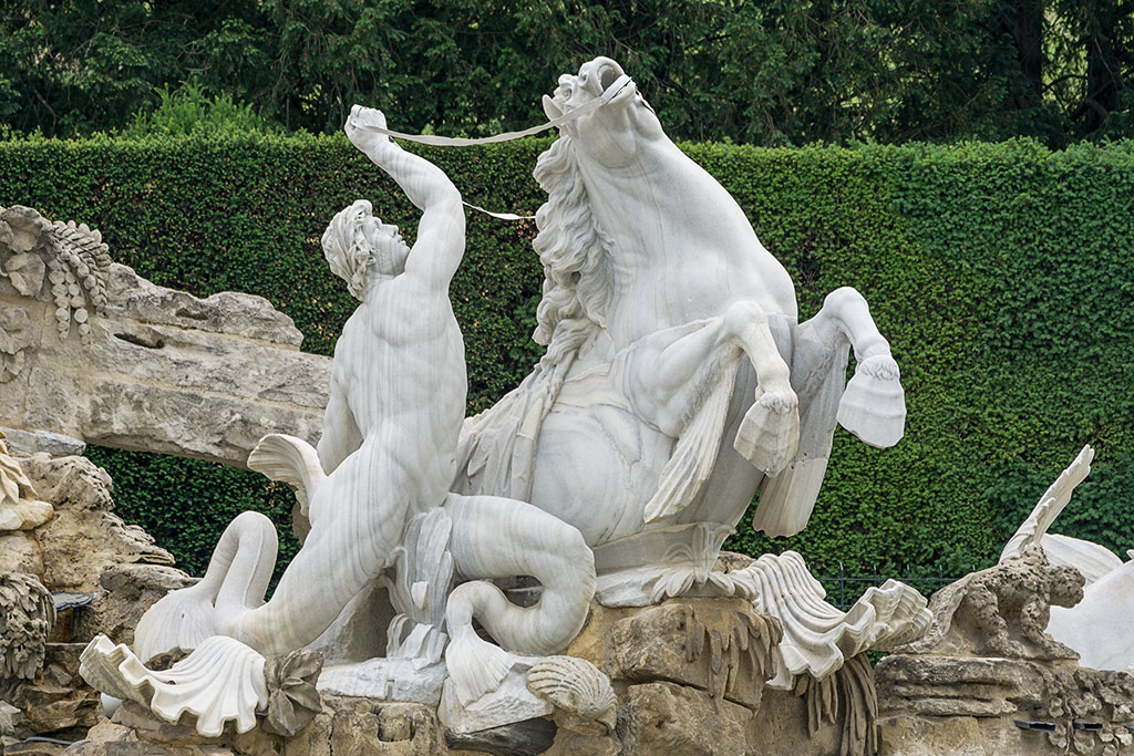 https://wienkultur.info/wp-content/uploads/2022/07/schoenbrunn-neptungbrunnen-hippocampen.jpg" alt="schoenbrunn-neptungbrunnen-hippocampen" width="1024" height="683" class="alignnone size-full wp-image-22439" />