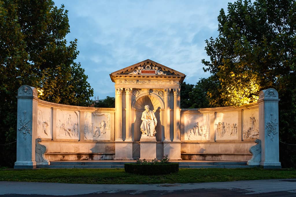 Grillparzer Denkmal