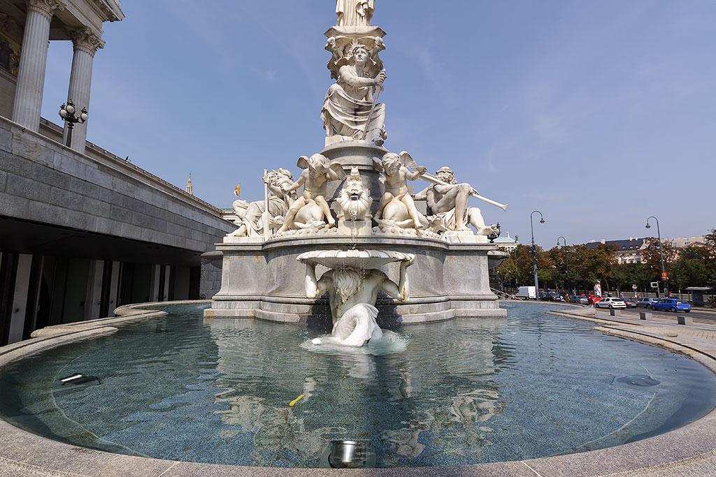 Pallas Athene Brunnen